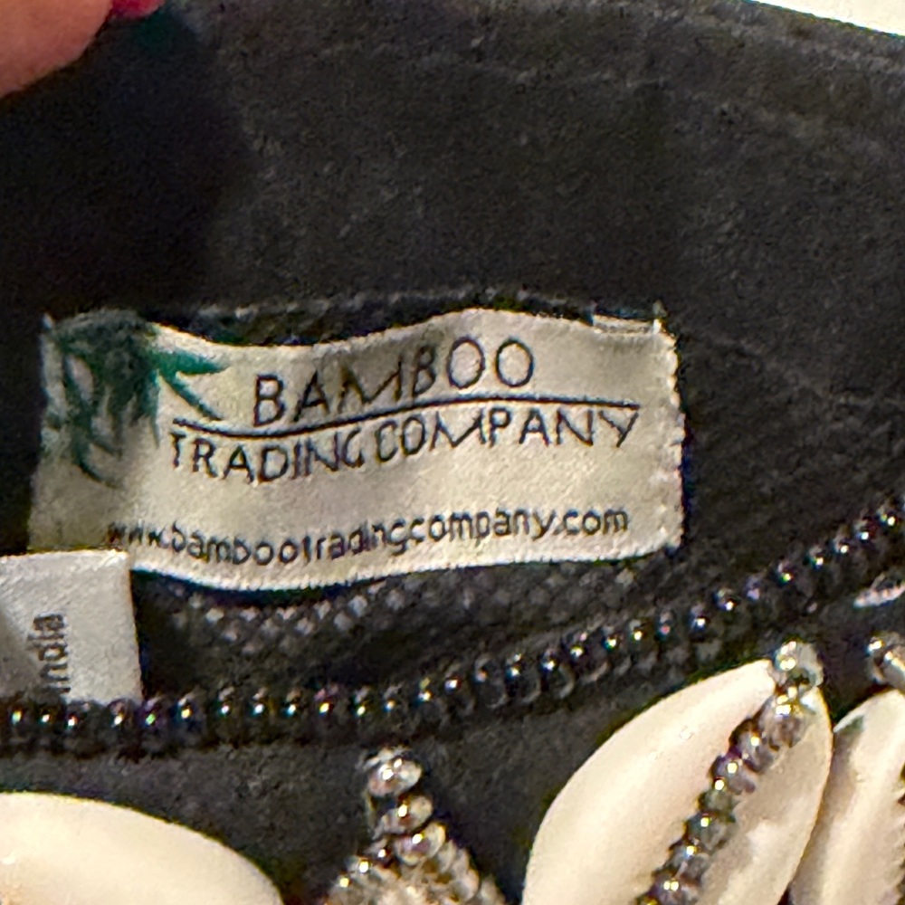 Bamboo Trading Company Black & White Beaded Cowrie Shell Crossbody Wristlet Bag - Picture 3 of 4